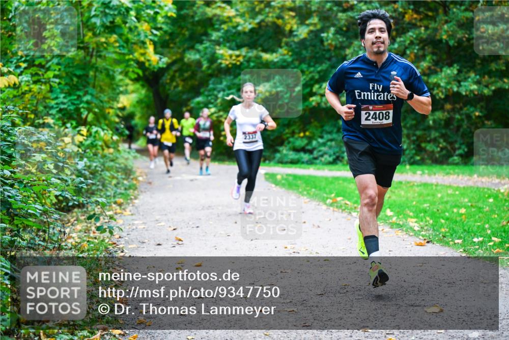 12.10.2025 - Bramfelder Halbmarathon 2025 Dr. Thomas Lammeyer http://msf.ph/oto/9347750 12.10.2025 10:24:52 Laufen 2337, 2408 meine-sportfotos.de