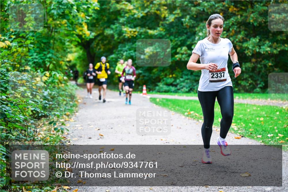 12.10.2025 - Bramfelder Halbmarathon 2025 Dr. Thomas Lammeyer http://msf.ph/oto/9347761 12.10.2025 10:24:54 Laufen 2337 meine-sportfotos.de