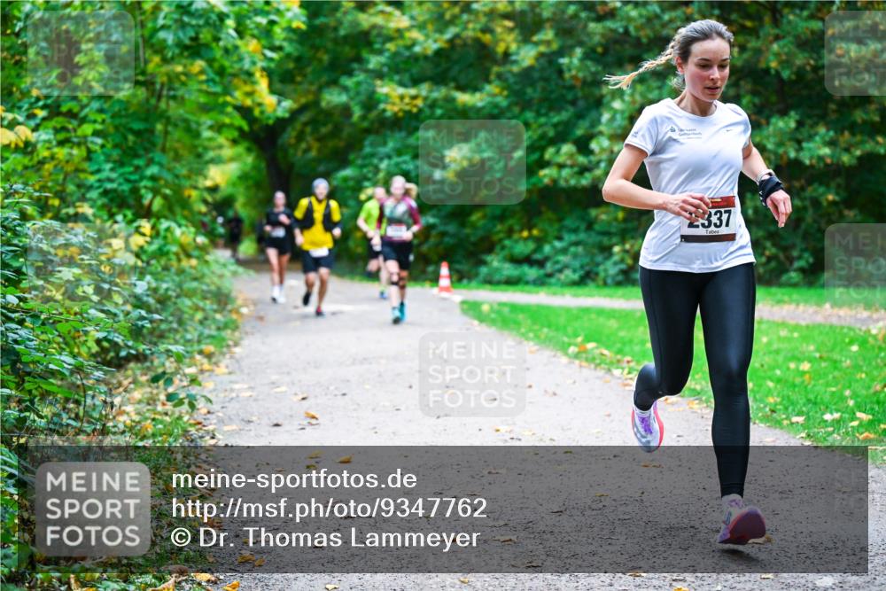 12.10.2025 - Bramfelder Halbmarathon 2025 Dr. Thomas Lammeyer http://msf.ph/oto/9347762 12.10.2025 10:24:54 Laufen 2337 meine-sportfotos.de
