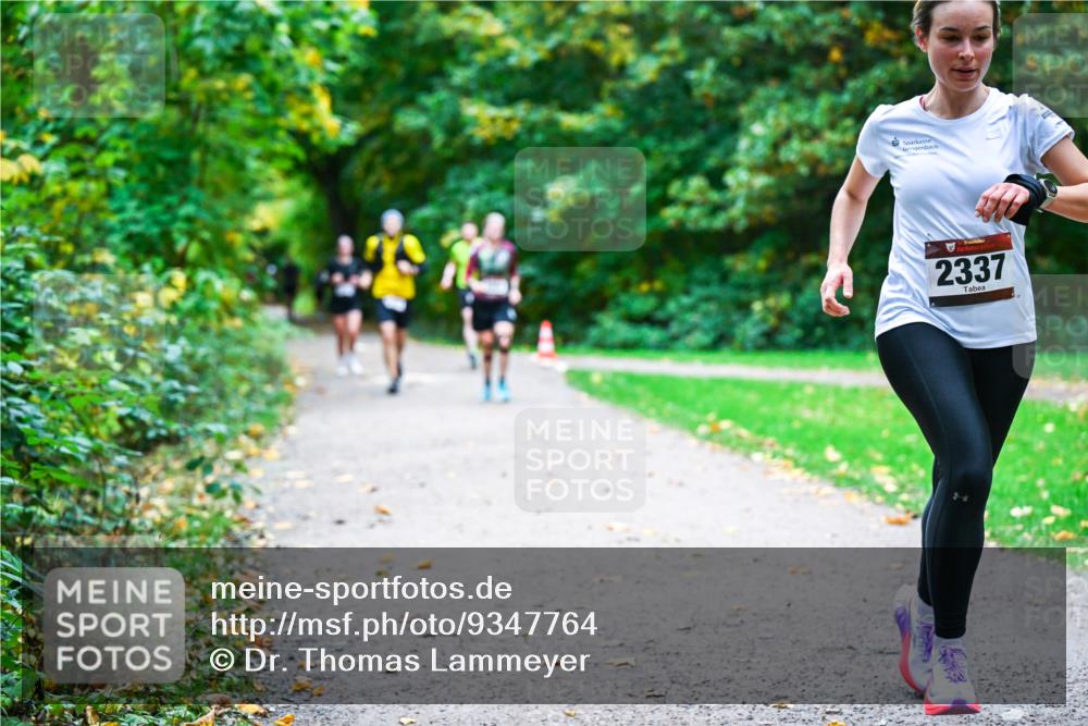 12.10.2025 - Bramfelder Halbmarathon 2025 Dr. Thomas Lammeyer http://msf.ph/oto/9347764 12.10.2025 10:24:54 Laufen 2337 meine-sportfotos.de