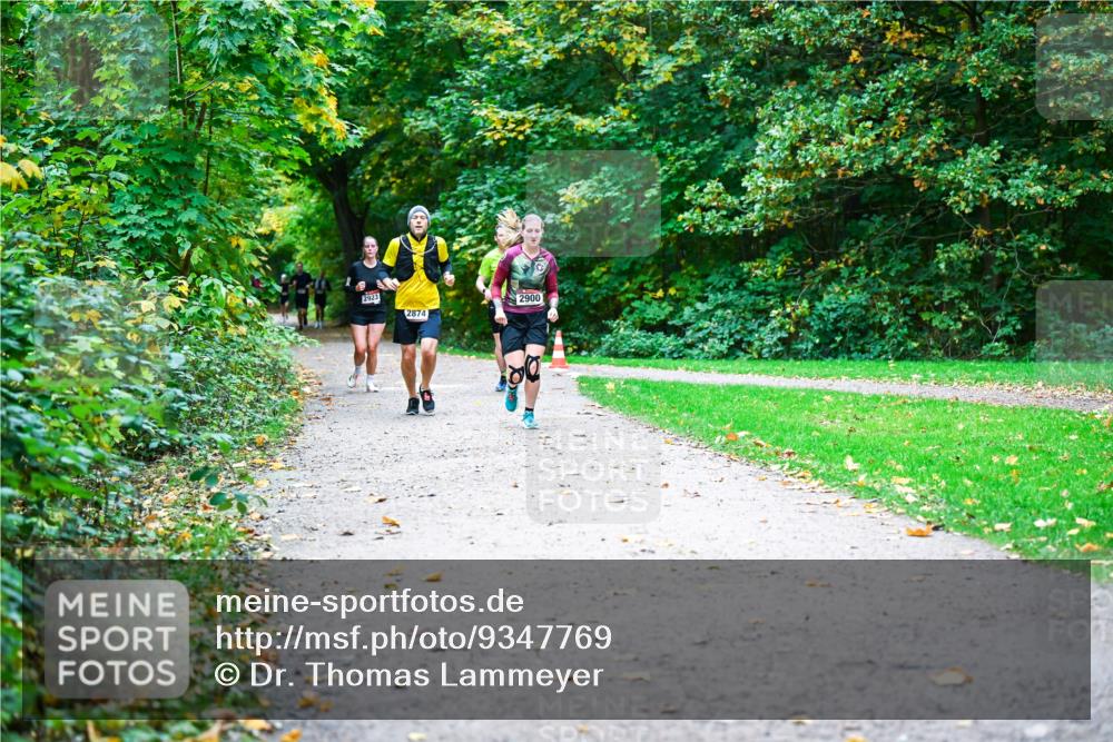 12.10.2025 - Bramfelder Halbmarathon 2025 Dr. Thomas Lammeyer http://msf.ph/oto/9347769 12.10.2025 10:24:55 Laufen 2923, 2874, 2900 meine-sportfotos.de