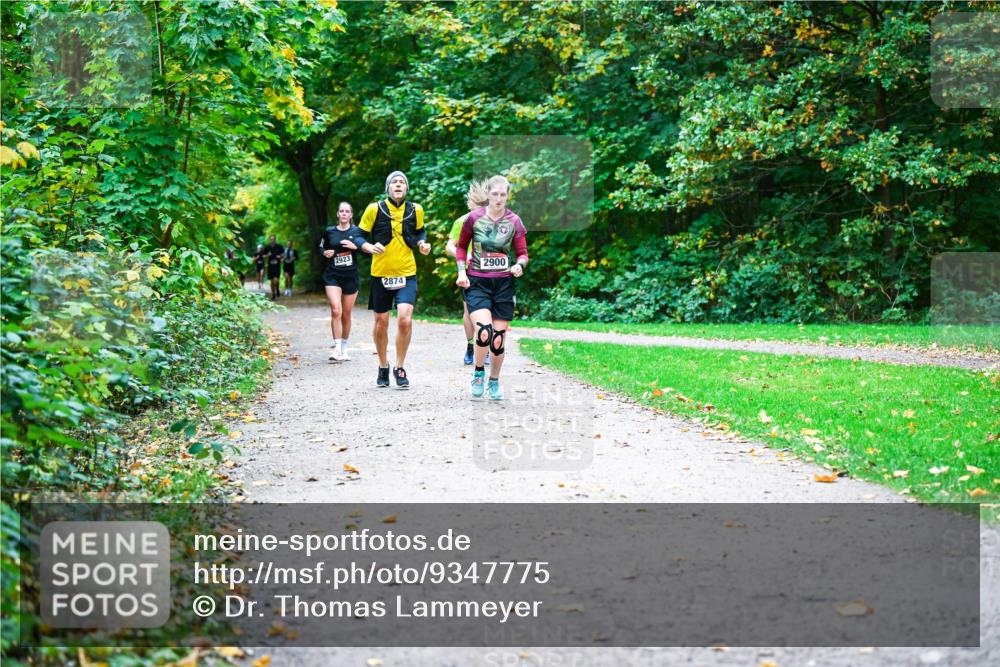 12.10.2025 - Bramfelder Halbmarathon 2025 Dr. Thomas Lammeyer http://msf.ph/oto/9347775 12.10.2025 10:24:56 Laufen 2923, 2874, 2900 meine-sportfotos.de
