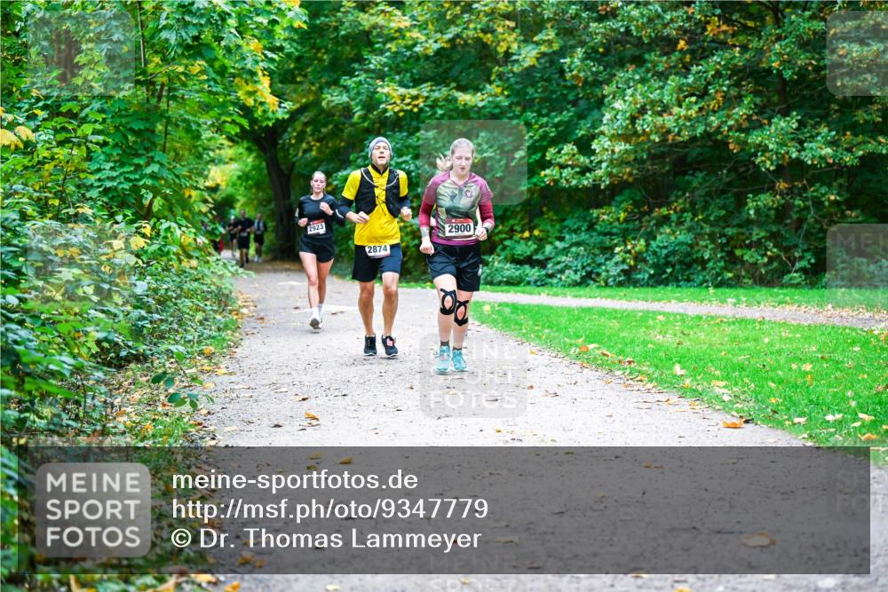 12.10.2025 - Bramfelder Halbmarathon 2025 Dr. Thomas Lammeyer http://msf.ph/oto/9347779 12.10.2025 10:24:57 Laufen 2923, 2874, 2900 meine-sportfotos.de