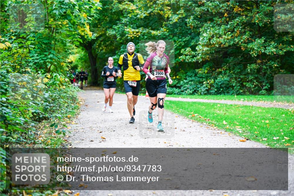 12.10.2025 - Bramfelder Halbmarathon 2025 Dr. Thomas Lammeyer http://msf.ph/oto/9347783 12.10.2025 10:24:58 Laufen 2923, 2874, 2900 meine-sportfotos.de