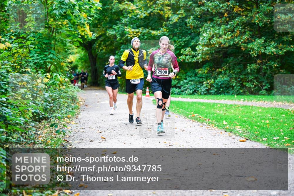 12.10.2025 - Bramfelder Halbmarathon 2025 Dr. Thomas Lammeyer http://msf.ph/oto/9347785 12.10.2025 10:24:58 Laufen 2923, 2874, 2900 meine-sportfotos.de