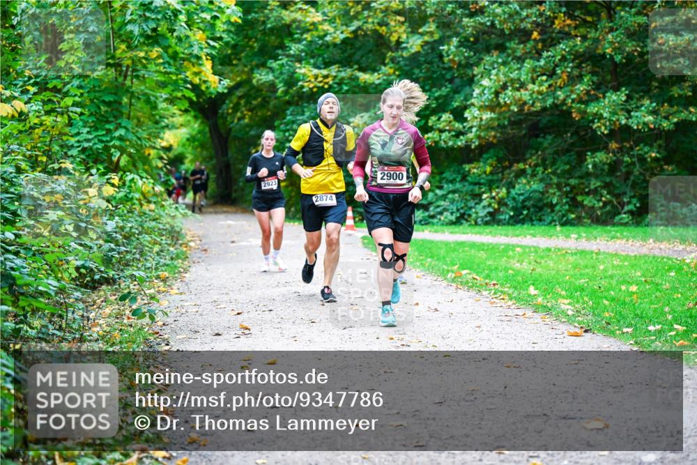 12.10.2025 - Bramfelder Halbmarathon 2025 Dr. Thomas Lammeyer http://msf.ph/oto/9347786 12.10.2025 10:24:58 Laufen 2923, 2874, 2900 meine-sportfotos.de