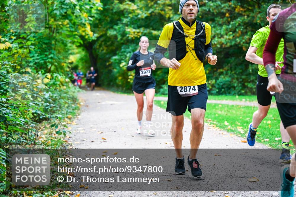 12.10.2025 - Bramfelder Halbmarathon 2025 Dr. Thomas Lammeyer http://msf.ph/oto/9347800 12.10.2025 10:25:00 Laufen 2923, 2874 meine-sportfotos.de