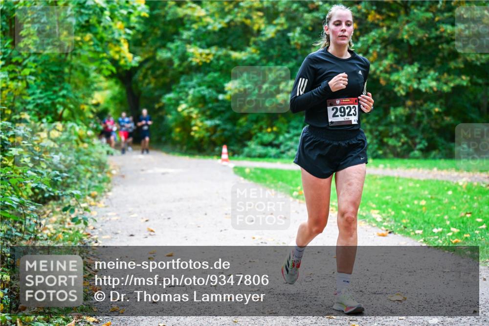 12.10.2025 - Bramfelder Halbmarathon 2025 Dr. Thomas Lammeyer http://msf.ph/oto/9347806 12.10.2025 10:25:02 Laufen 2923 meine-sportfotos.de