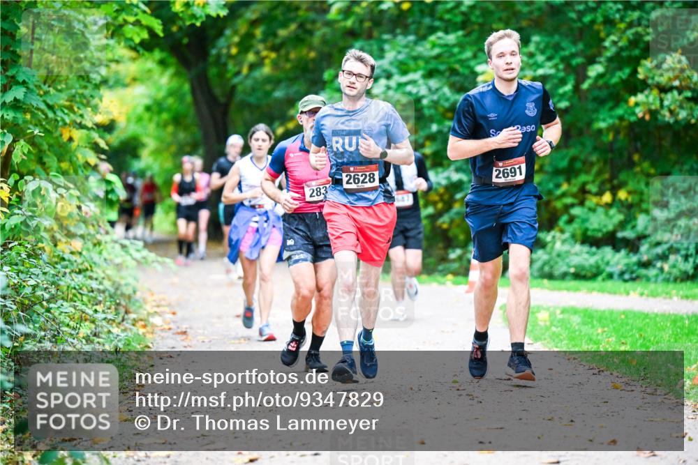 12.10.2025 - Bramfelder Halbmarathon 2025 Dr. Thomas Lammeyer http://msf.ph/oto/9347829 12.10.2025 10:25:10 Laufen 283, 2024, 2628, 2691 meine-sportfotos.de