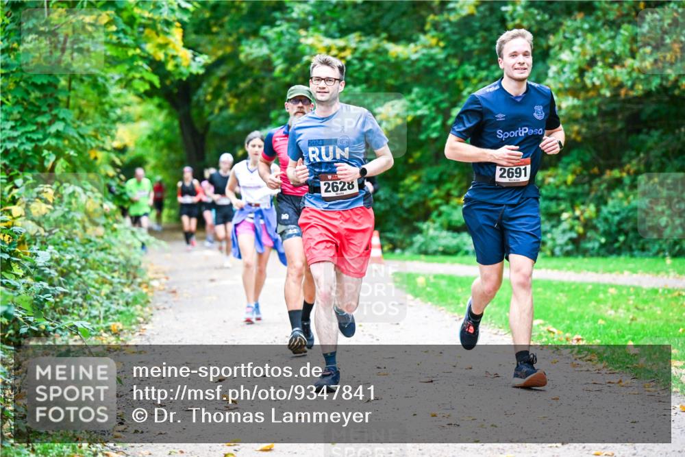 12.10.2025 - Bramfelder Halbmarathon 2025 Dr. Thomas Lammeyer http://msf.ph/oto/9347841 12.10.2025 10:25:11 Laufen 2024, 2628, 2691 meine-sportfotos.de
