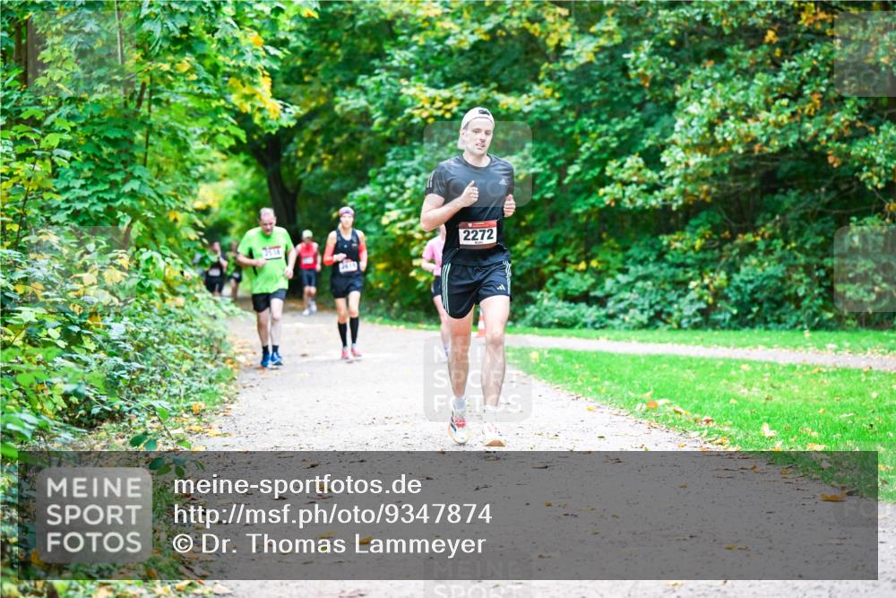 12.10.2025 - Bramfelder Halbmarathon 2025 Dr. Thomas Lammeyer http://msf.ph/oto/9347874 12.10.2025 10:25:17 Laufen 2272 meine-sportfotos.de