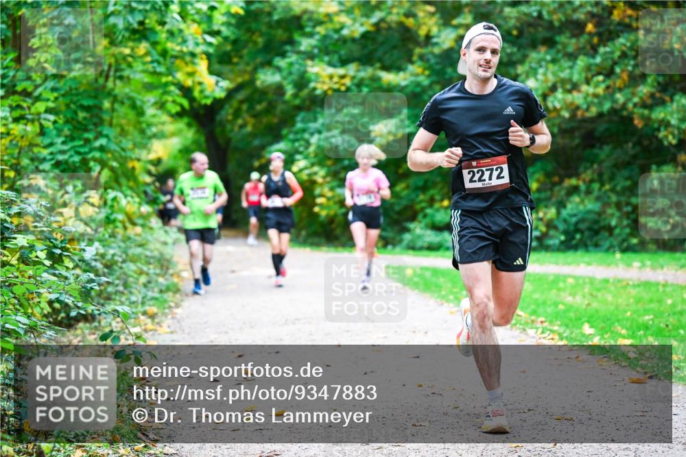 12.10.2025 - Bramfelder Halbmarathon 2025 Dr. Thomas Lammeyer http://msf.ph/oto/9347883 12.10.2025 10:25:18 Laufen 2272 meine-sportfotos.de