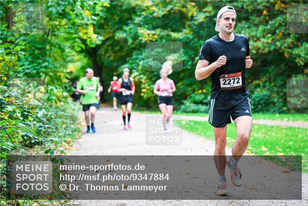 12.10.2025 - Bramfelder Halbmarathon 2025 Dr. Thomas Lammeyer http://msf.ph/oto/9347884 12.10.2025 10:25:18 Laufen 2272 meine-sportfotos.de