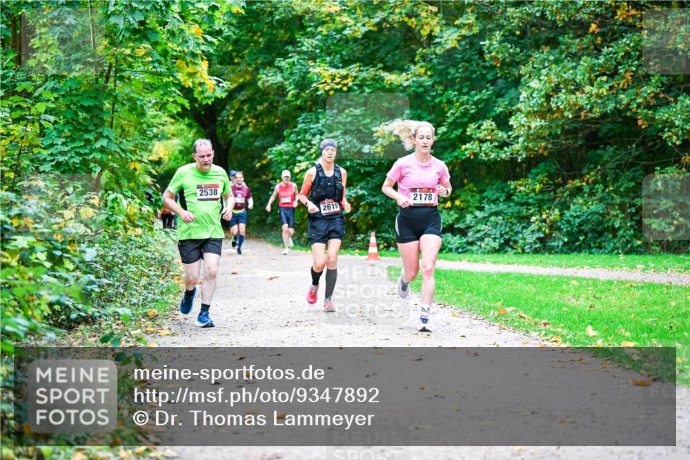 12.10.2025 - Bramfelder Halbmarathon 2025 Dr. Thomas Lammeyer http://msf.ph/oto/9347892 12.10.2025 10:25:20 Laufen 2538, 2619, 2178 meine-sportfotos.de