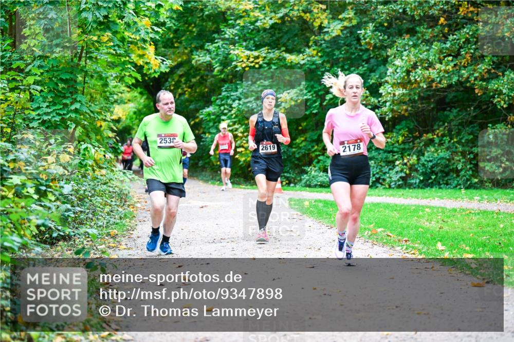 12.10.2025 - Bramfelder Halbmarathon 2025 Dr. Thomas Lammeyer http://msf.ph/oto/9347898 12.10.2025 10:25:21 Laufen 2539, 2619, 2178 meine-sportfotos.de