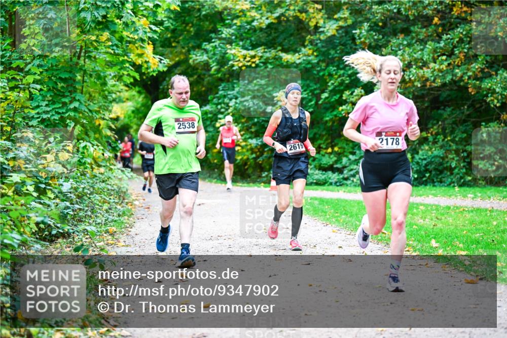 12.10.2025 - Bramfelder Halbmarathon 2025 Dr. Thomas Lammeyer http://msf.ph/oto/9347902 12.10.2025 10:25:21 Laufen 2538, 2619, 2178 meine-sportfotos.de