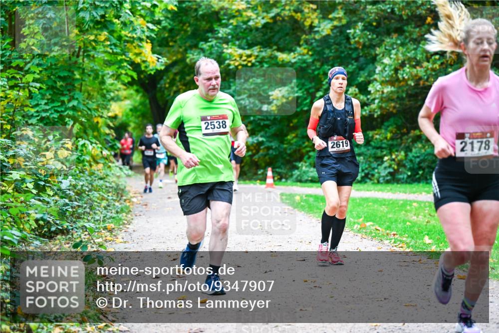 12.10.2025 - Bramfelder Halbmarathon 2025 Dr. Thomas Lammeyer http://msf.ph/oto/9347907 12.10.2025 10:25:22 Laufen 2538, 2619, 2178 meine-sportfotos.de