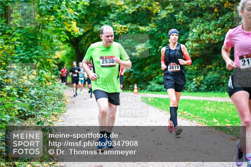 12.10.2025 - Bramfelder Halbmarathon 2025 Dr. Thomas Lammeyer http://msf.ph/oto/9347908 12.10.2025 10:25:22 Laufen 2538, 2619, 21 meine-sportfotos.de