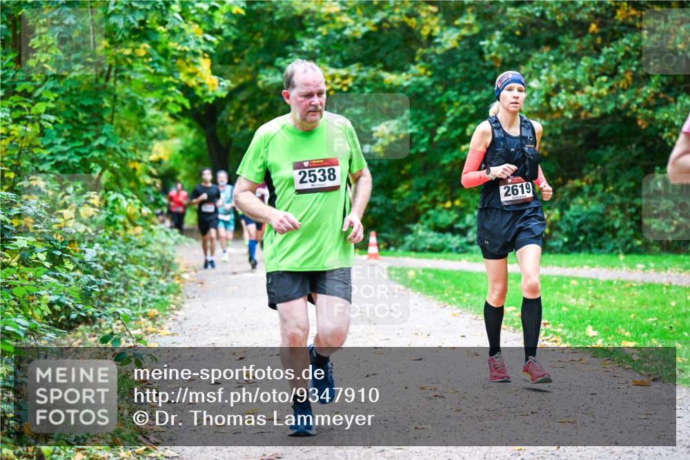 12.10.2025 - Bramfelder Halbmarathon 2025 Dr. Thomas Lammeyer http://msf.ph/oto/9347910 12.10.2025 10:25:23 Laufen 2538, 2619 meine-sportfotos.de