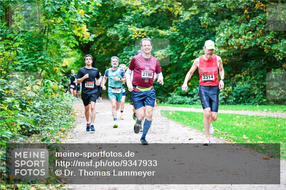 12.10.2025 - Bramfelder Halbmarathon 2025 Dr. Thomas Lammeyer http://msf.ph/oto/9347933 12.10.2025 10:25:27 Laufen 2848, 2330, 2190, 2314 meine-sportfotos.de