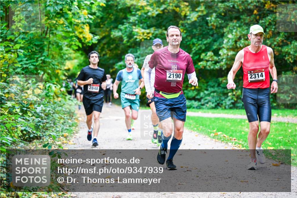 12.10.2025 - Bramfelder Halbmarathon 2025 Dr. Thomas Lammeyer http://msf.ph/oto/9347939 12.10.2025 10:25:28 Laufen 2190, 2848, 2330, 2314 meine-sportfotos.de