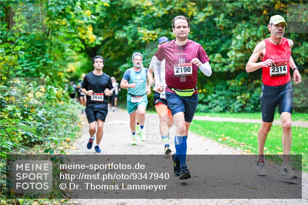 12.10.2025 - Bramfelder Halbmarathon 2025 Dr. Thomas Lammeyer http://msf.ph/oto/9347940 12.10.2025 10:25:28 Laufen 2848, 2330, 2, 2190, 2314 meine-sportfotos.de