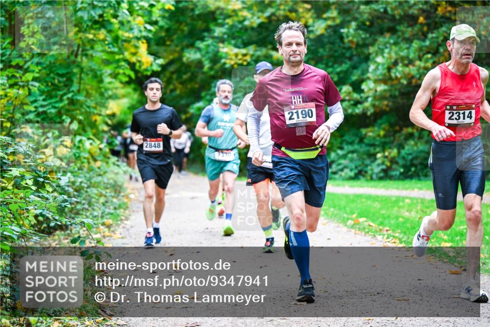 12.10.2025 - Bramfelder Halbmarathon 2025 Dr. Thomas Lammeyer http://msf.ph/oto/9347941 12.10.2025 10:25:28 Laufen 2848, 2330, 2190, 2314 meine-sportfotos.de