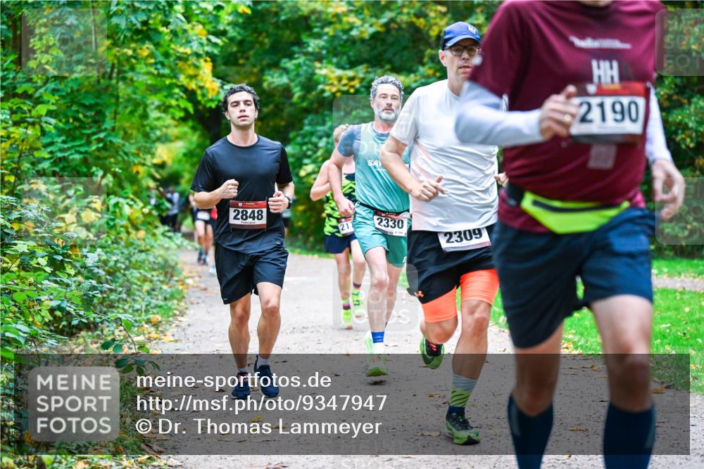 12.10.2025 - Bramfelder Halbmarathon 2025 Dr. Thomas Lammeyer http://msf.ph/oto/9347947 12.10.2025 10:25:29 Laufen 2848, 21, 2330, 109, 2309, 2190 meine-sportfotos.de