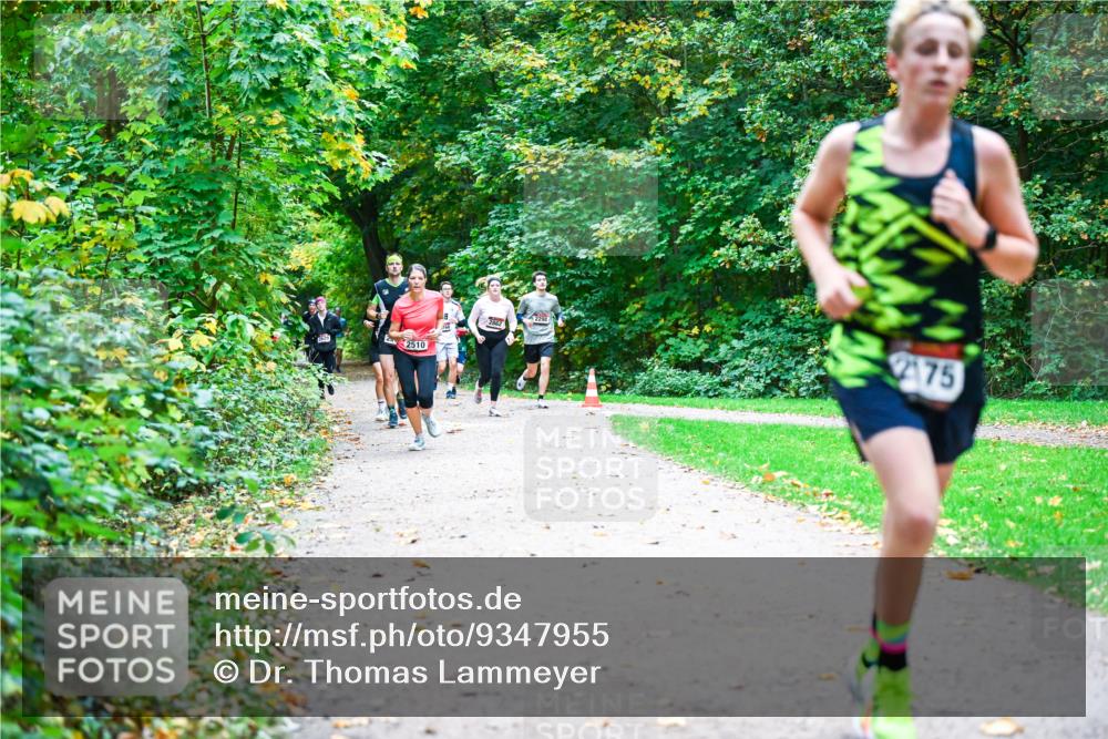 12.10.2025 - Bramfelder Halbmarathon 2025 Dr. Thomas Lammeyer http://msf.ph/oto/9347955 12.10.2025 10:25:32 Laufen 2510, 2862, 2298, 2175 meine-sportfotos.de