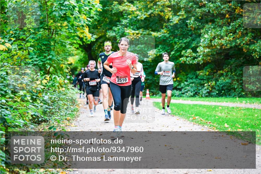 12.10.2025 - Bramfelder Halbmarathon 2025 Dr. Thomas Lammeyer http://msf.ph/oto/9347960 12.10.2025 10:25:35 Laufen 2493, 251, 2510, 2298, 862 meine-sportfotos.de
