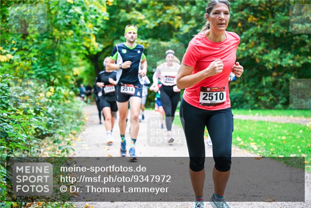 12.10.2025 - Bramfelder Halbmarathon 2025 Dr. Thomas Lammeyer http://msf.ph/oto/9347972 12.10.2025 10:25:37 Laufen 2483, 2514, 2510 meine-sportfotos.de