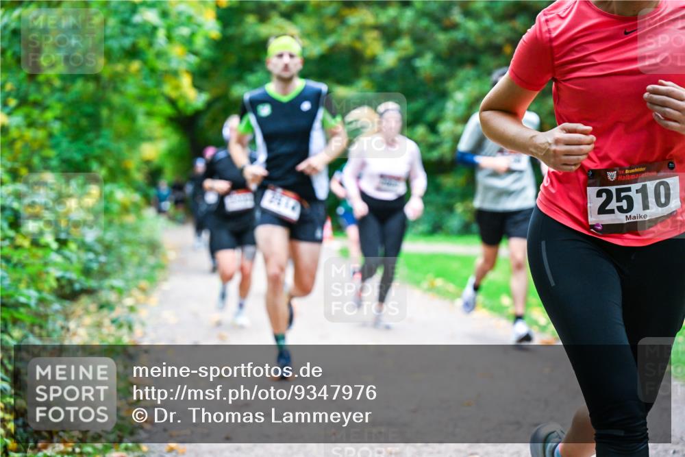 12.10.2025 - Bramfelder Halbmarathon 2025 Dr. Thomas Lammeyer http://msf.ph/oto/9347976 12.10.2025 10:25:38 Laufen 34, 2510 meine-sportfotos.de