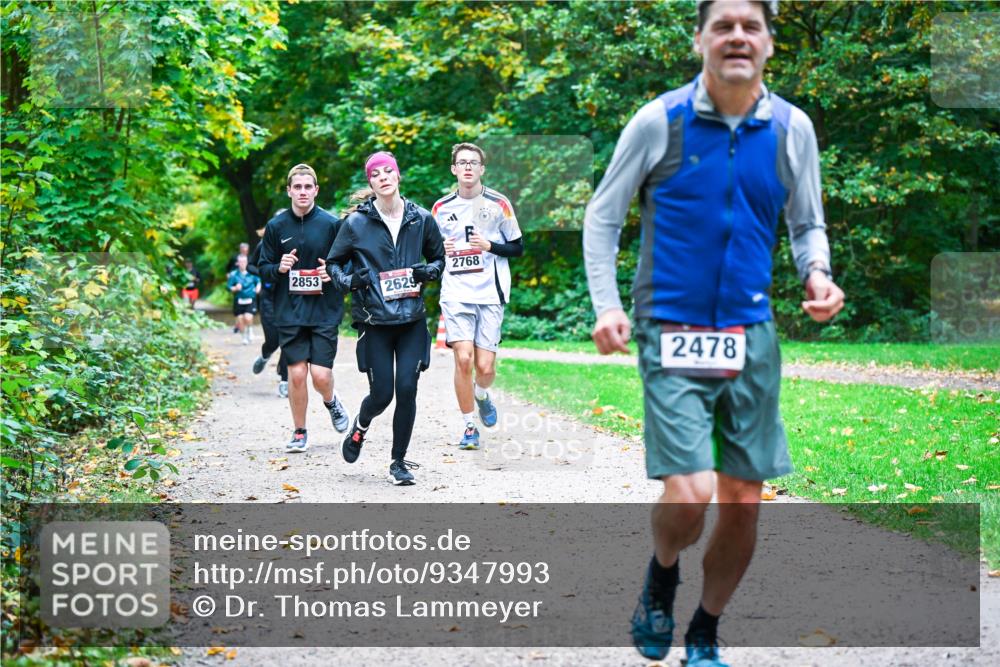 12.10.2025 - Bramfelder Halbmarathon 2025 Dr. Thomas Lammeyer http://msf.ph/oto/9347993 12.10.2025 10:25:41 Laufen 2853, 2629, 2768, 2478 meine-sportfotos.de