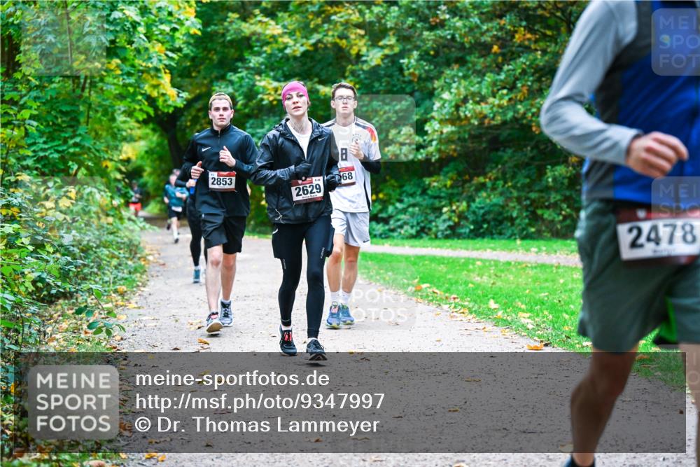 12.10.2025 - Bramfelder Halbmarathon 2025 Dr. Thomas Lammeyer http://msf.ph/oto/9347997 12.10.2025 10:25:41 Laufen 2853, 2629, 68, 2478 meine-sportfotos.de