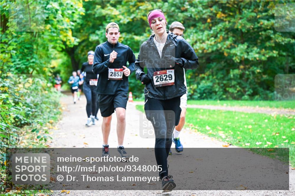 12.10.2025 - Bramfelder Halbmarathon 2025 Dr. Thomas Lammeyer http://msf.ph/oto/9348005 12.10.2025 10:25:43 Laufen 2853, 49, 2629 meine-sportfotos.de