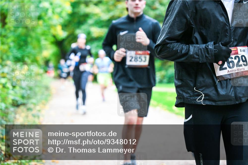 12.10.2025 - Bramfelder Halbmarathon 2025 Dr. Thomas Lammeyer http://msf.ph/oto/9348012 12.10.2025 10:25:44 Laufen 2853, 49, 2629 meine-sportfotos.de