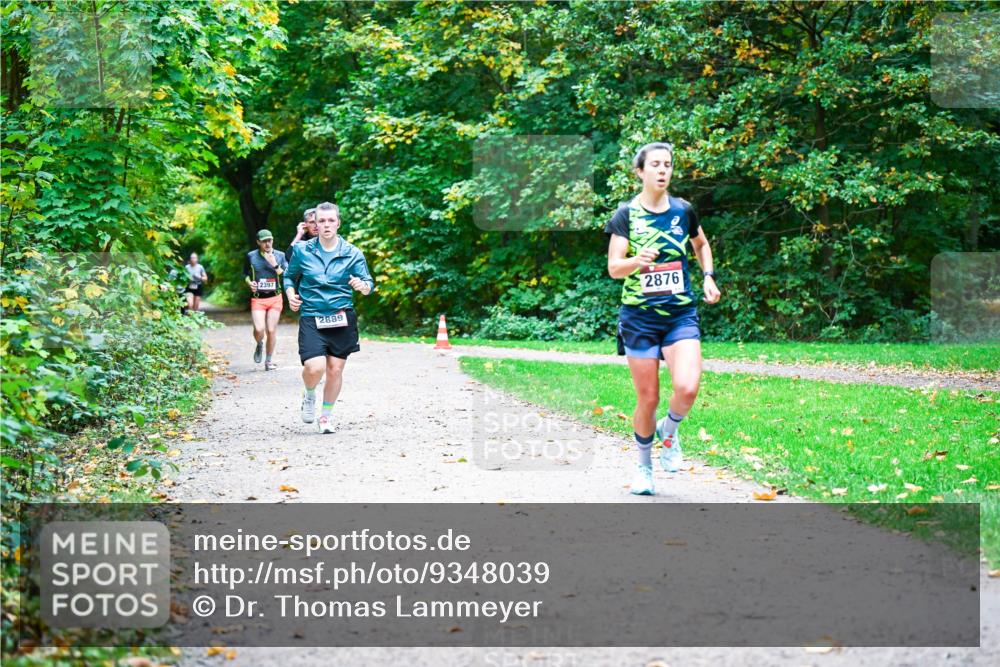 12.10.2025 - Bramfelder Halbmarathon 2025 Dr. Thomas Lammeyer http://msf.ph/oto/9348039 12.10.2025 10:25:48 Laufen 2397, 2889, 2876 meine-sportfotos.de