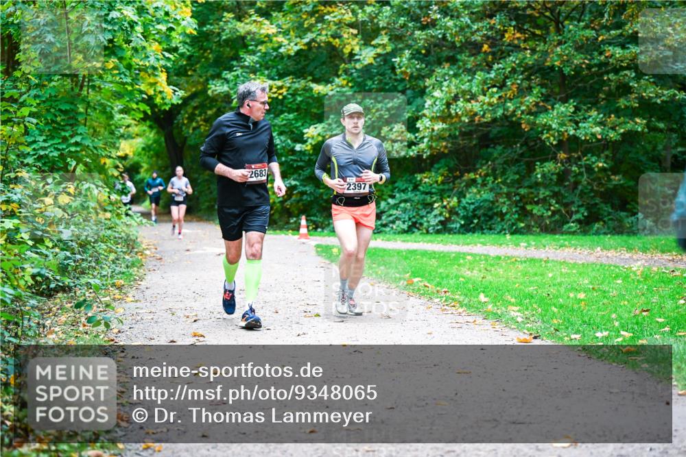 12.10.2025 - Bramfelder Halbmarathon 2025 Dr. Thomas Lammeyer http://msf.ph/oto/9348065 12.10.2025 10:25:52 Laufen 2683, 2397 meine-sportfotos.de