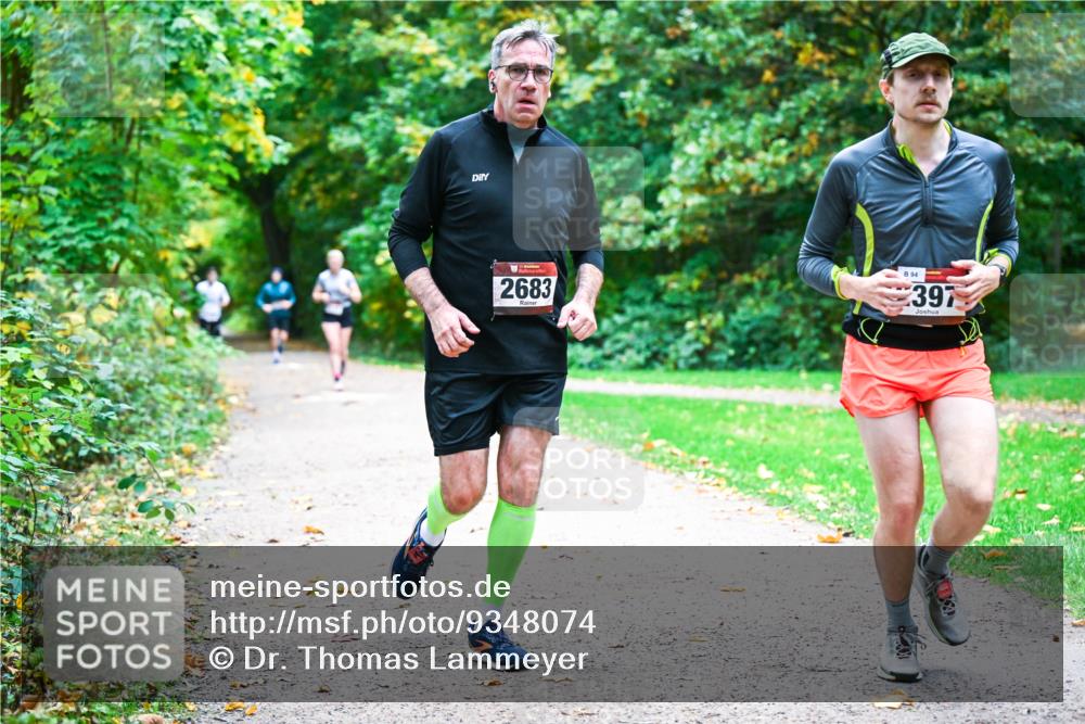 12.10.2025 - Bramfelder Halbmarathon 2025 Dr. Thomas Lammeyer http://msf.ph/oto/9348074 12.10.2025 10:25:54 Laufen 2683, 94, 397 meine-sportfotos.de