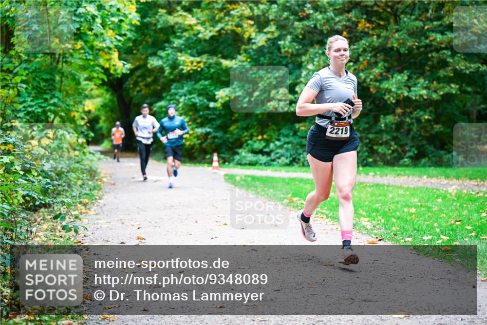 12.10.2025 - Bramfelder Halbmarathon 2025 Dr. Thomas Lammeyer http://msf.ph/oto/9348089 12.10.2025 10:25:59 Laufen 2219 meine-sportfotos.de