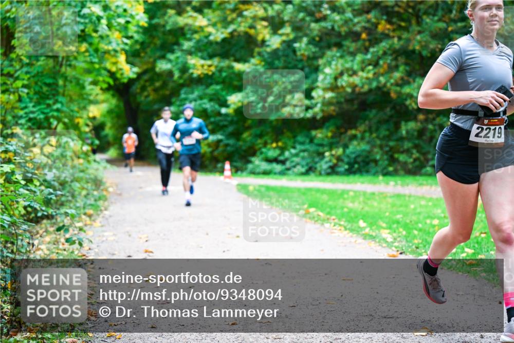 12.10.2025 - Bramfelder Halbmarathon 2025 Dr. Thomas Lammeyer http://msf.ph/oto/9348094 12.10.2025 10:26:00 Laufen 2219 meine-sportfotos.de