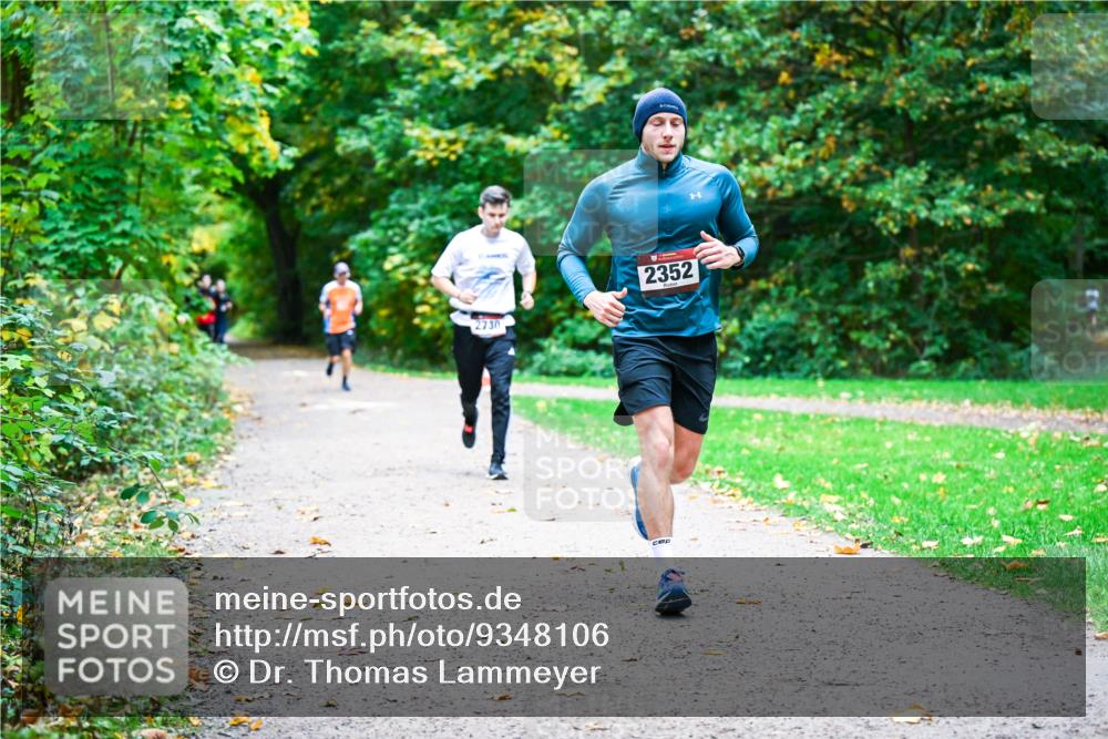 12.10.2025 - Bramfelder Halbmarathon 2025 Dr. Thomas Lammeyer http://msf.ph/oto/9348106 12.10.2025 10:26:03 Laufen 2730, 2352 meine-sportfotos.de