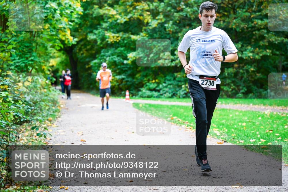 12.10.2025 - Bramfelder Halbmarathon 2025 Dr. Thomas Lammeyer http://msf.ph/oto/9348122 12.10.2025 10:26:05 Laufen 2730 meine-sportfotos.de