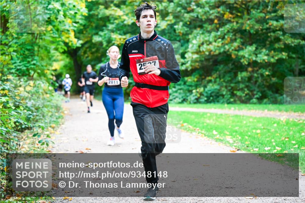 12.10.2025 - Bramfelder Halbmarathon 2025 Dr. Thomas Lammeyer http://msf.ph/oto/9348148 12.10.2025 10:26:15 Laufen 2811, 2527 meine-sportfotos.de