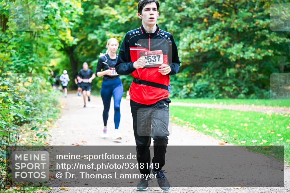 12.10.2025 - Bramfelder Halbmarathon 2025 Dr. Thomas Lammeyer http://msf.ph/oto/9348149 12.10.2025 10:26:15 Laufen 537 meine-sportfotos.de
