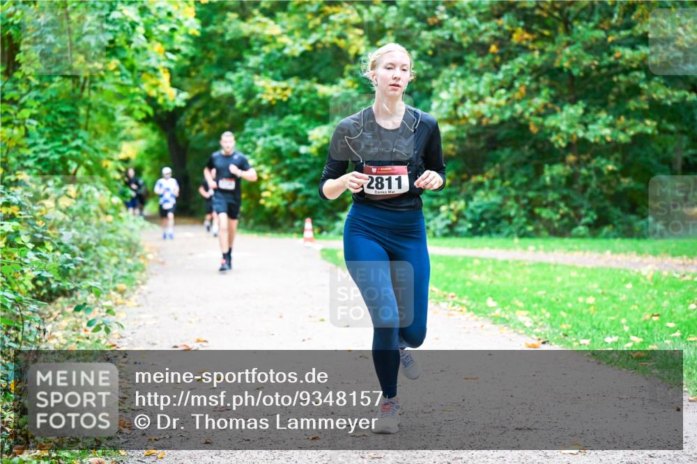 12.10.2025 - Bramfelder Halbmarathon 2025 Dr. Thomas Lammeyer http://msf.ph/oto/9348157 12.10.2025 10:26:16 Laufen 2811 meine-sportfotos.de