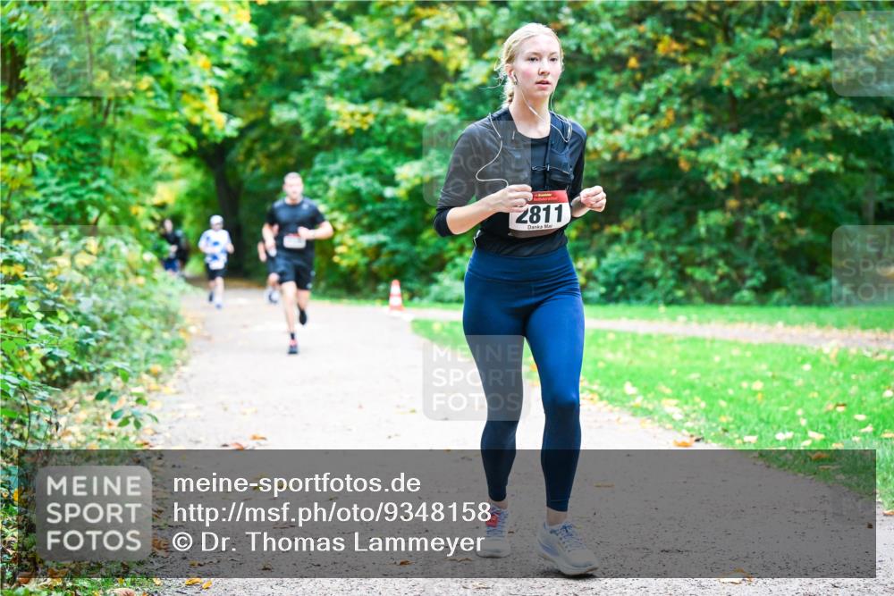 12.10.2025 - Bramfelder Halbmarathon 2025 Dr. Thomas Lammeyer http://msf.ph/oto/9348158 12.10.2025 10:26:16 Laufen 2811 meine-sportfotos.de