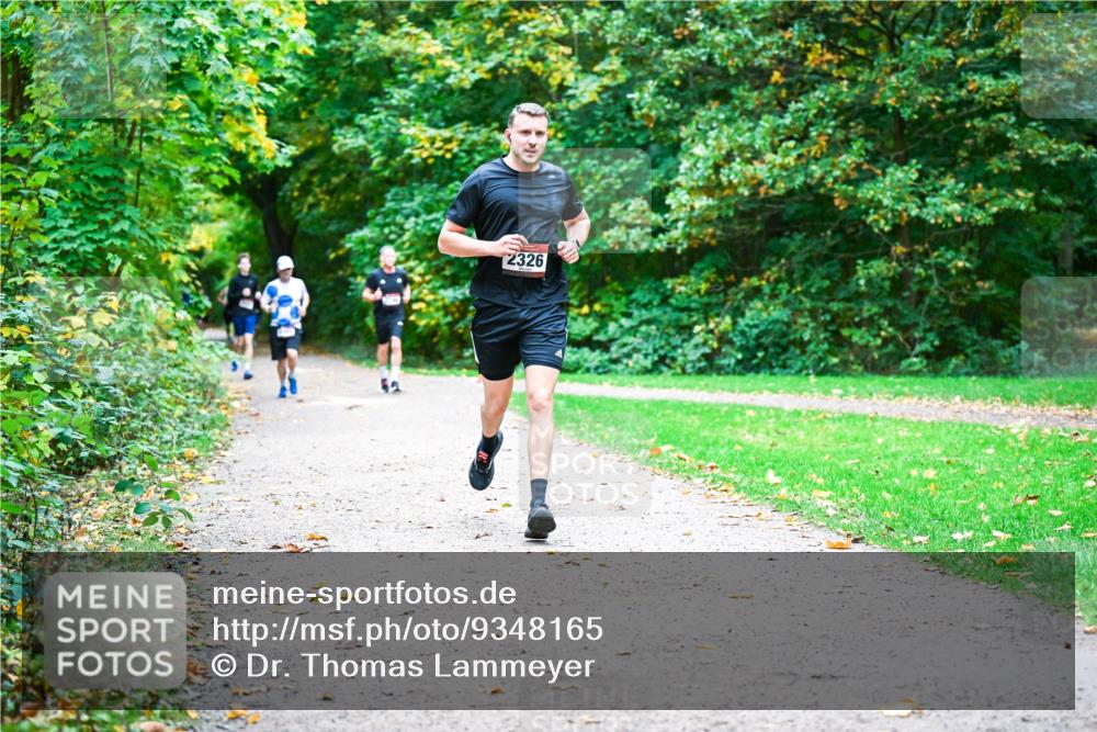 12.10.2025 - Bramfelder Halbmarathon 2025 Dr. Thomas Lammeyer http://msf.ph/oto/9348165 12.10.2025 10:26:19 Laufen 2326 meine-sportfotos.de