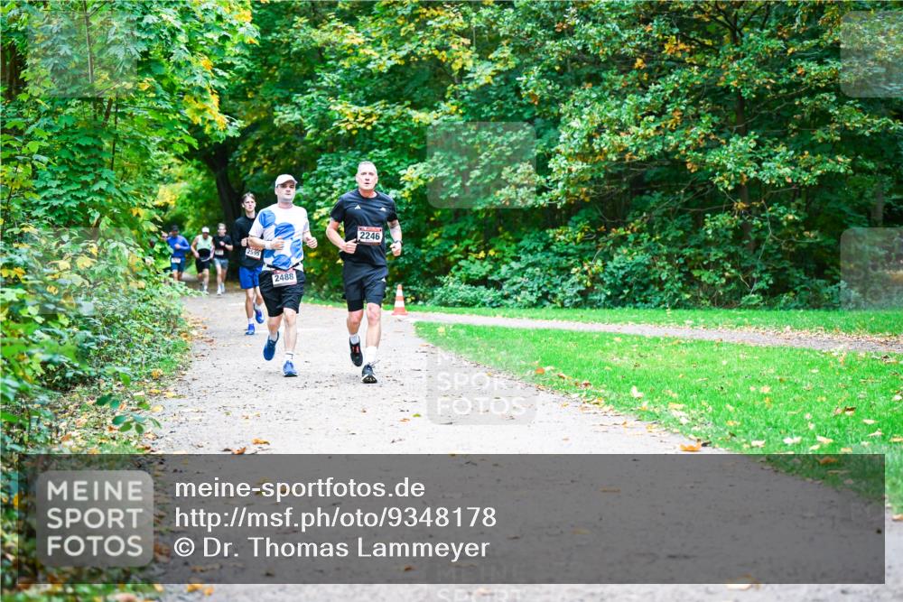 12.10.2025 - Bramfelder Halbmarathon 2025 Dr. Thomas Lammeyer http://msf.ph/oto/9348178 12.10.2025 10:26:23 Laufen 2488, 2246 meine-sportfotos.de