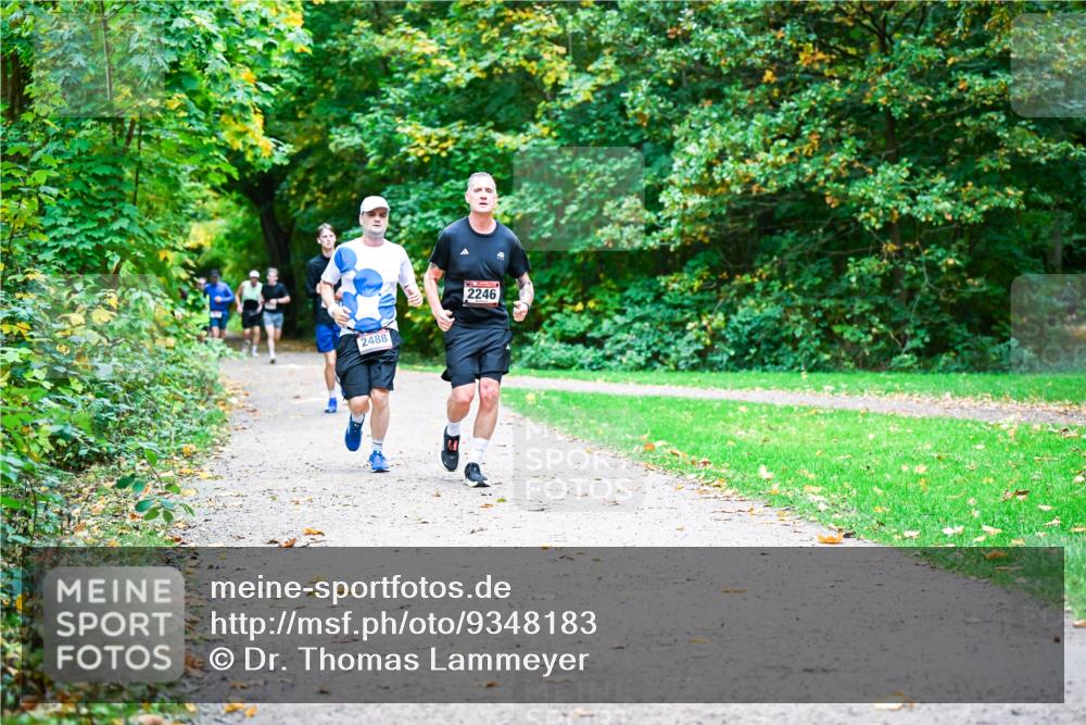 12.10.2025 - Bramfelder Halbmarathon 2025 Dr. Thomas Lammeyer http://msf.ph/oto/9348183 12.10.2025 10:26:23 Laufen 2488, 2246 meine-sportfotos.de